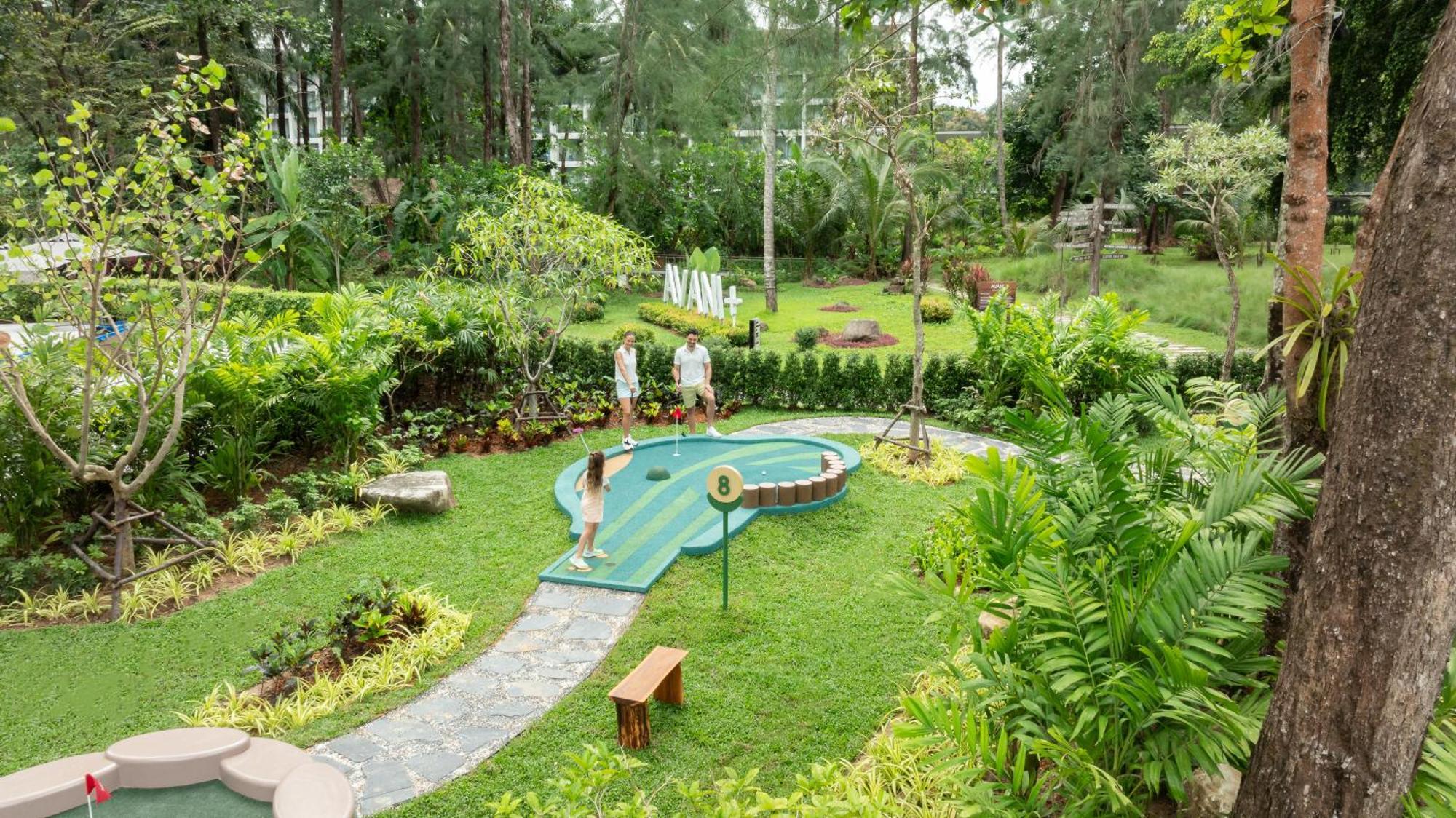 Avani Plus Khao Lak Resort Exteriér fotografie